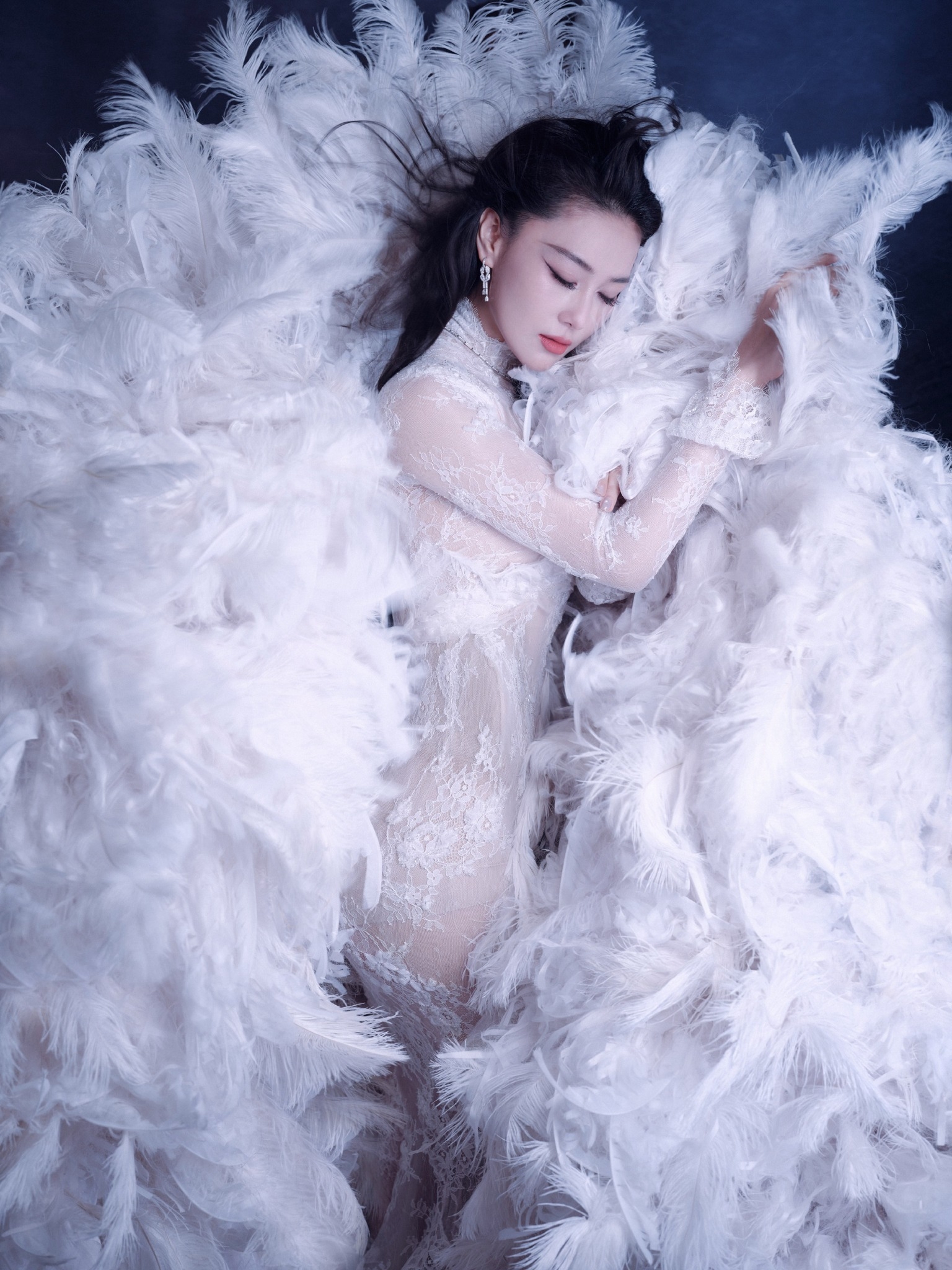 Đọc 100 cuốn sách cũng không tìm ra từ để khen mỹ nhân này: Mặt đẹp, body cháy, ai mà chịu cho nổi- Ảnh 5. Đọc 100 cuốn sách cũng không tìm ra từ để khen mỹ nhân này: Mặt đẹp, body cháy, ai mà chịu cho nổi- Ảnh 5.