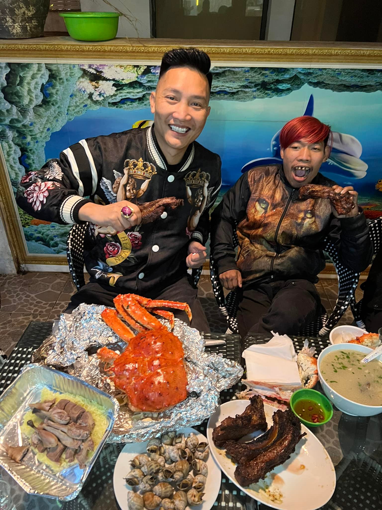 Bữa ăn của Huấn Hoa Hồng- Ảnh 8.