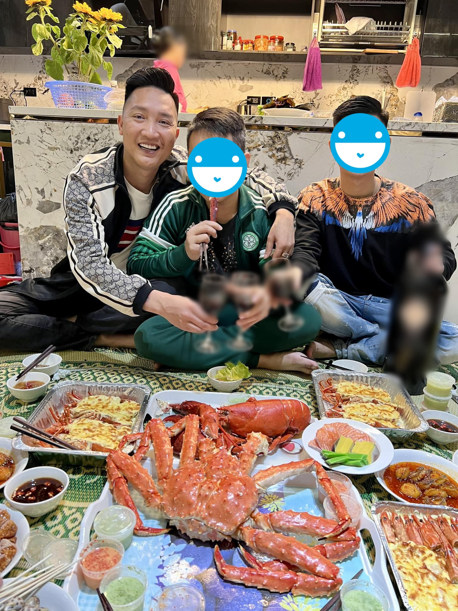 Bữa ăn của Huấn Hoa Hồng- Ảnh 5.