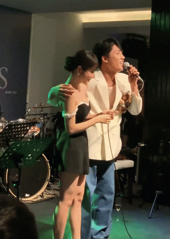 Bóc cặp đôi Vbiz bí mật hẹn hò 6 năm- Ảnh 2. Bóc cặp đôi Vbiz bí mật hẹn hò 6 năm- Ảnh 2.