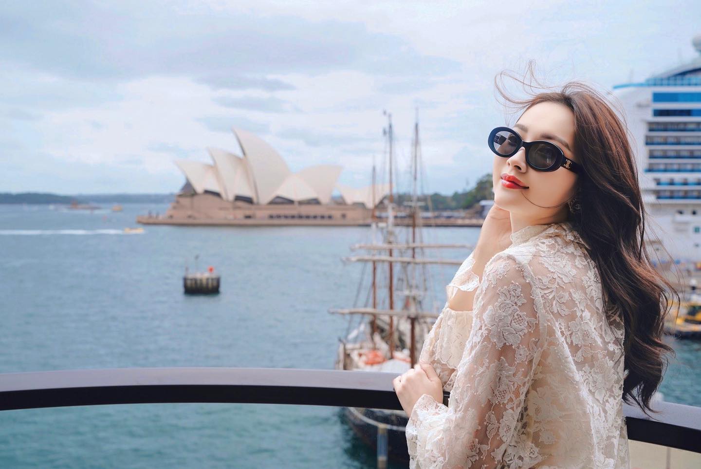 Phong cách thời trang mỗi người một vẻ của 4 nàng dâu hào môn nổi tiếng nhất- Ảnh 11. Phong cách thời trang mỗi người một vẻ của 4 nàng dâu hào môn nổi tiếng nhất- Ảnh 11.