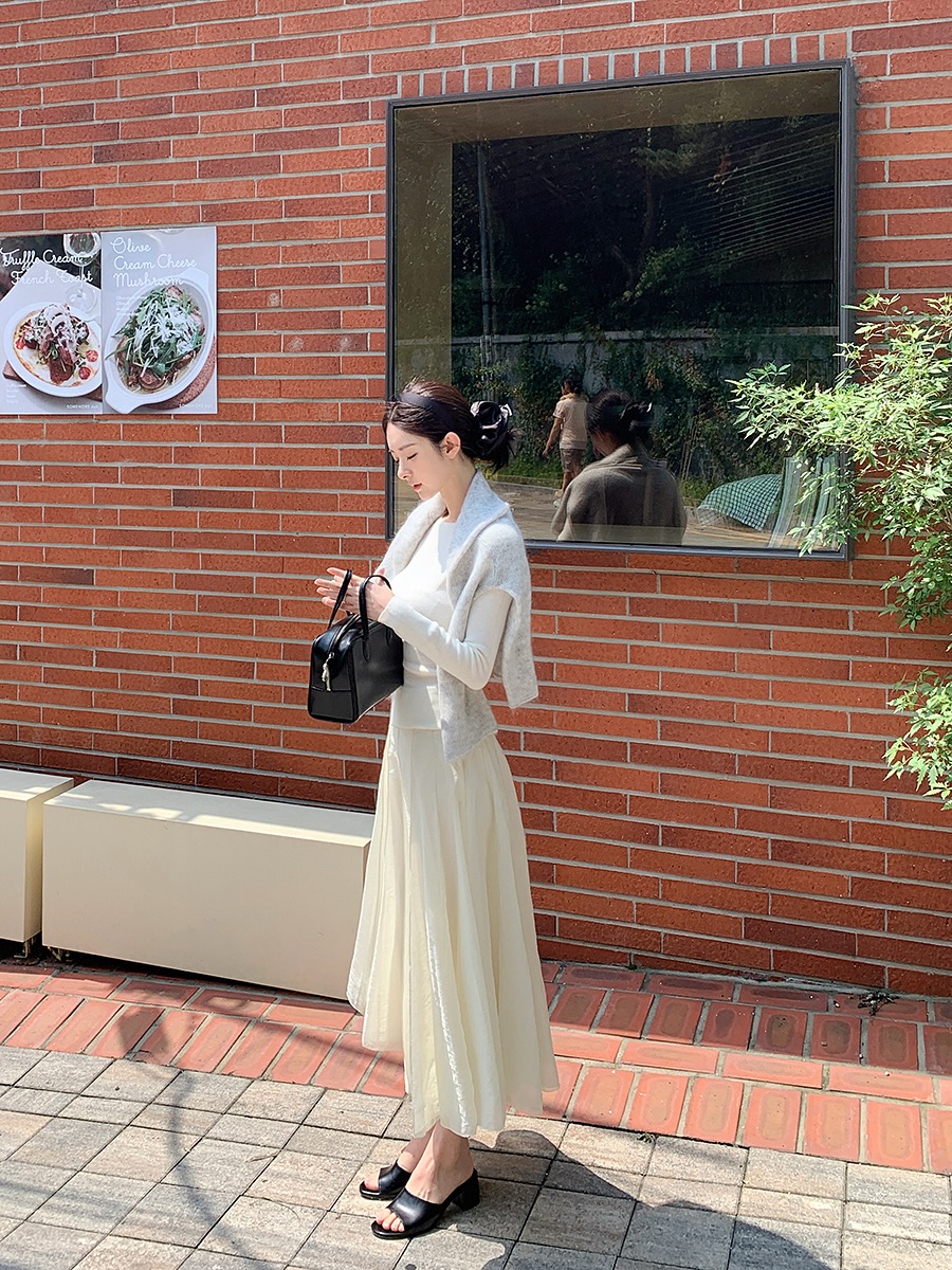 10 set váy đẹp mê mẩn cho mùa se lạnh- Ảnh 8. 10 set váy đẹp mê mẩn cho mùa se lạnh- Ảnh 8.