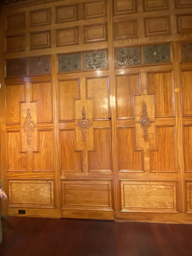 Biệt thự cổ Tiên Nguyễn và chồng chụp ảnh cưới cất giữ "kho báu của người giàu nhất thế giới"- Ảnh 11. Biệt thự cổ Tiên Nguyễn và chồng chụp ảnh cưới cất giữ "kho báu của người giàu nhất thế giới"- Ảnh 11.