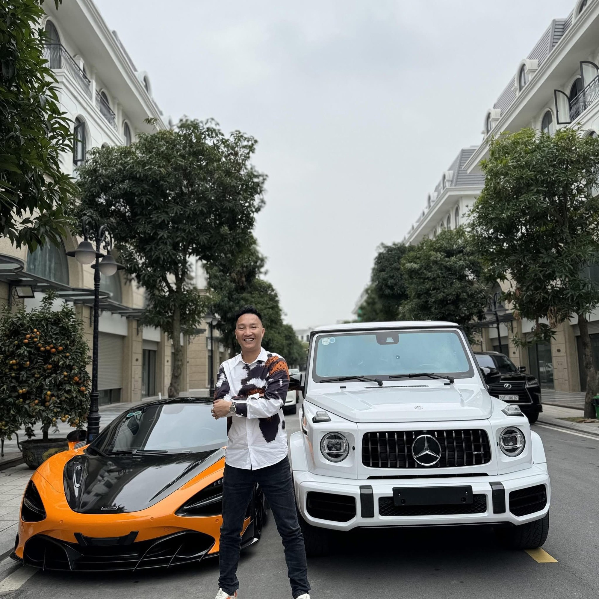 Huấn Hoa Hồng có động thái lạ- Ảnh 1.