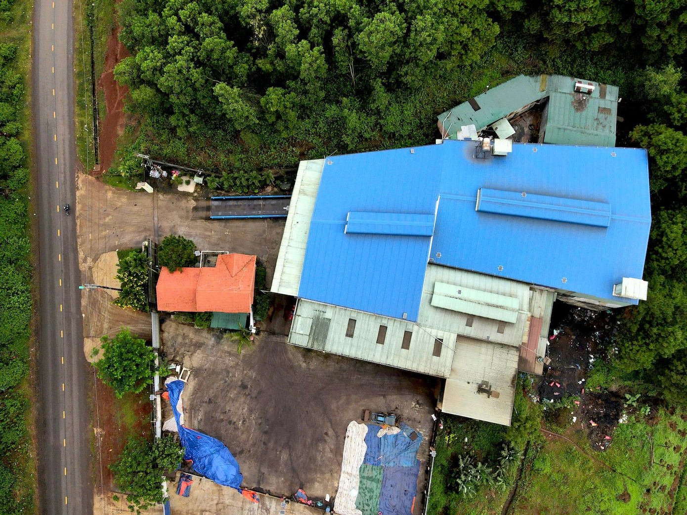 Tận thấy cơ ngơi của đại gia 'cà phê giả' vừa bị tạm giữ hình sự- Ảnh 2. Tận thấy cơ ngơi của đại gia 'cà phê giả' vừa bị tạm giữ hình sự- Ảnh 2.