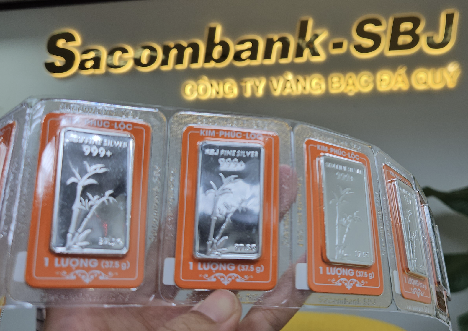 Giá bạc hôm nay 29-10: "Quay xe" tăng rất mạnh- Ảnh 1. Giá bạc hôm nay 29-10: "Quay xe" tăng rất mạnh- Ảnh 1.