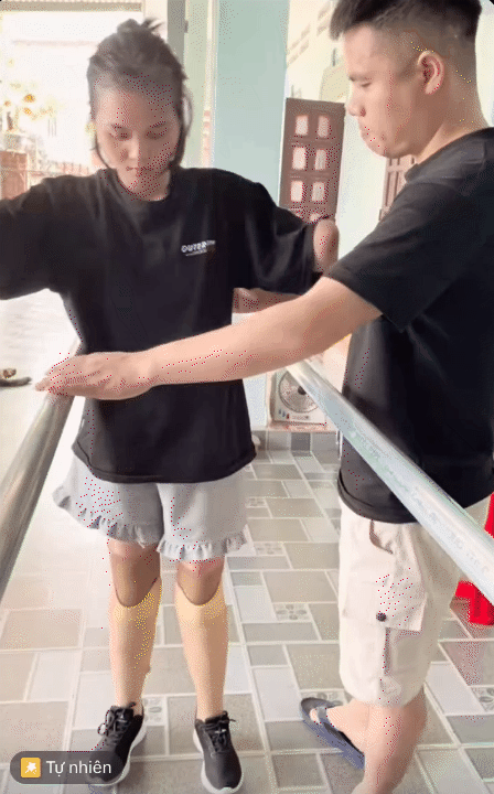 NGA TÍCH CỰC - Kênh Tiktok của mẹ 2 con mất tứ chi sau cơn bạo bệnh: Kiên cường tập luyện với đôi chân  NGA TÍCH CỰC - Kênh Tiktok của mẹ 2 con mất tứ chi sau cơn bạo bệnh: Kiên cường tập luyện với đôi chân