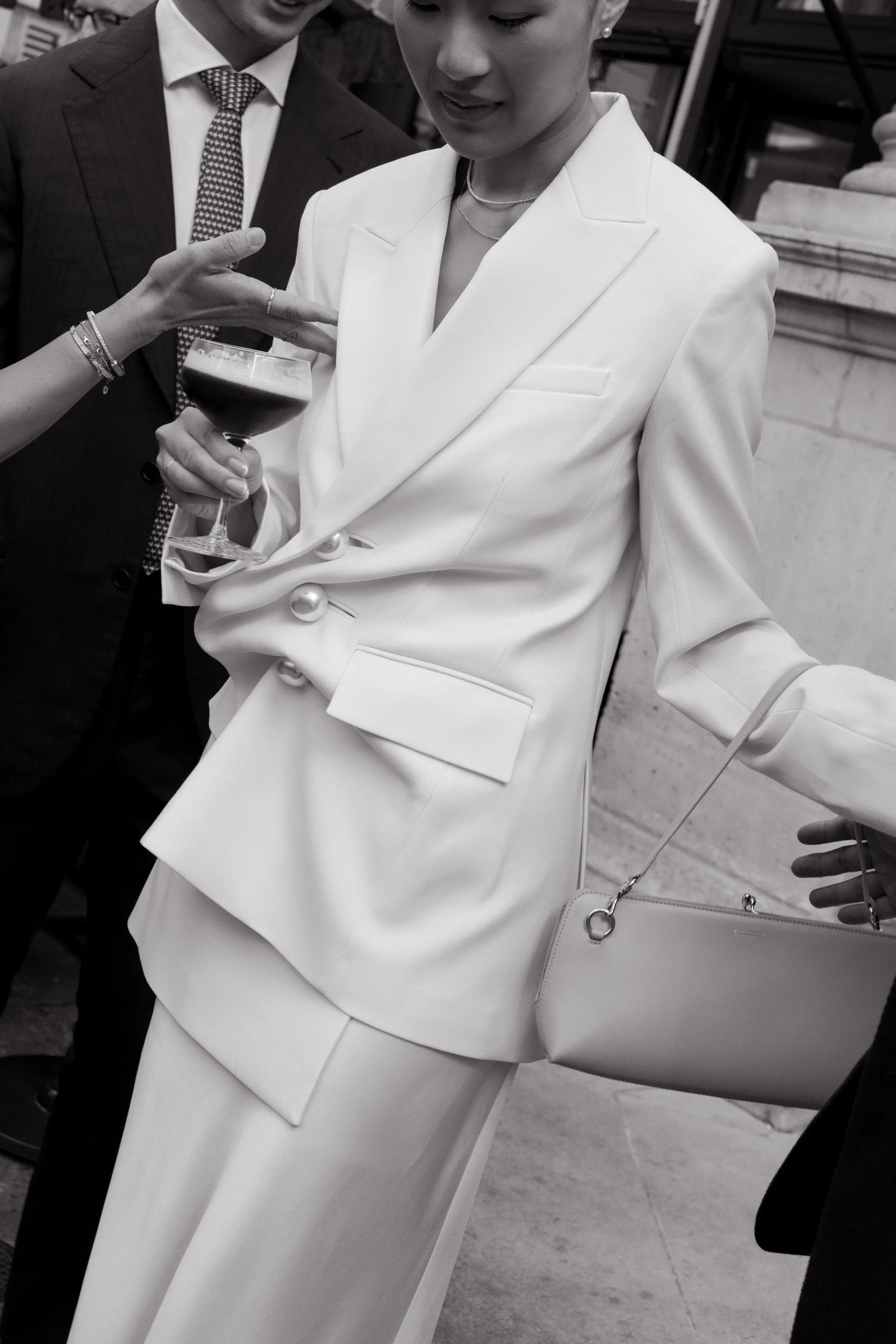 Đám cưới cổ tích của cô gái châu Á bình thường với hậu duệ gia tộc Givenchy- Ảnh 6. Đám cưới cổ tích của cô gái châu Á bình thường với hậu duệ gia tộc Givenchy- Ảnh 6.