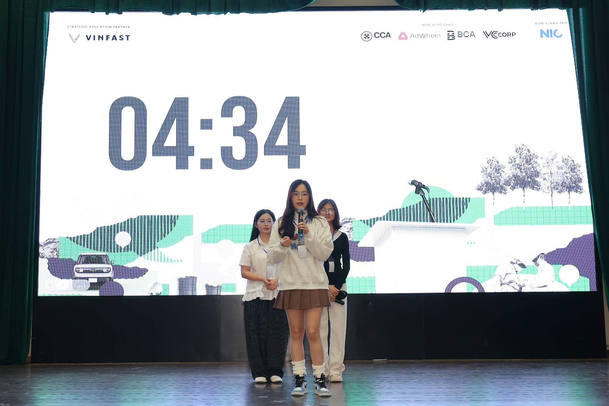 Cuộc thi h&ugrave;ng biện Green Voices c&oacute; th&iacute; sinh đầu ti&ecirc;n v&agrave;o chung kết: Chiến thắng nhờ th&ocirc;ng điệp &lsquo;sạc lại tư duy hội nhập&rsquo;- Ảnh 13.
