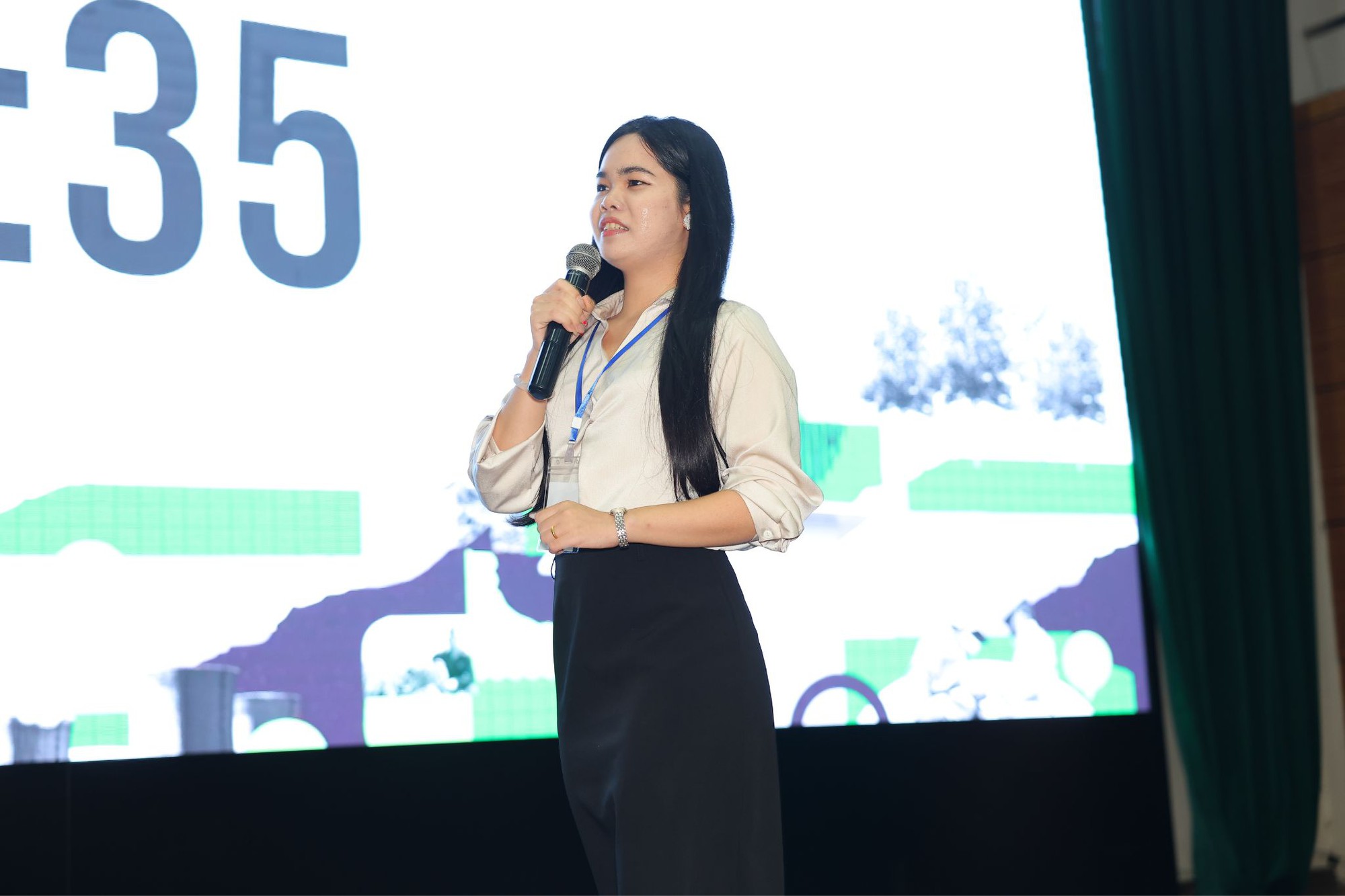 Cuộc thi h&ugrave;ng biện Green Voices c&oacute; th&iacute; sinh đầu ti&ecirc;n v&agrave;o chung kết: Chiến thắng nhờ th&ocirc;ng điệp &lsquo;sạc lại tư duy hội nhập&rsquo;- Ảnh 11.