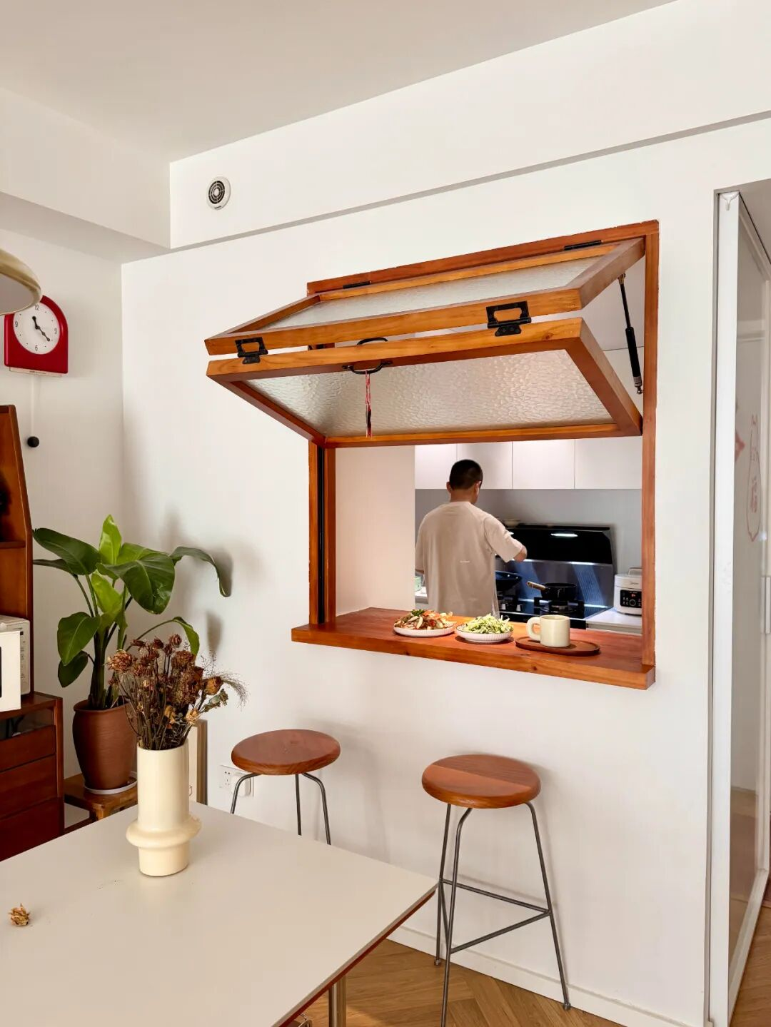 Giới trẻ trang trí nhà “ngược đời” nhưng cực thông minh: Toàn ý tưởng tưởng kỳ quặc mà sống rồi mới thấy đúng quá!- Ảnh 6. Giới trẻ trang trí nhà “ngược đời” nhưng cực thông minh: Toàn ý tưởng tưởng kỳ quặc mà sống rồi mới thấy đúng quá!- Ảnh 6.