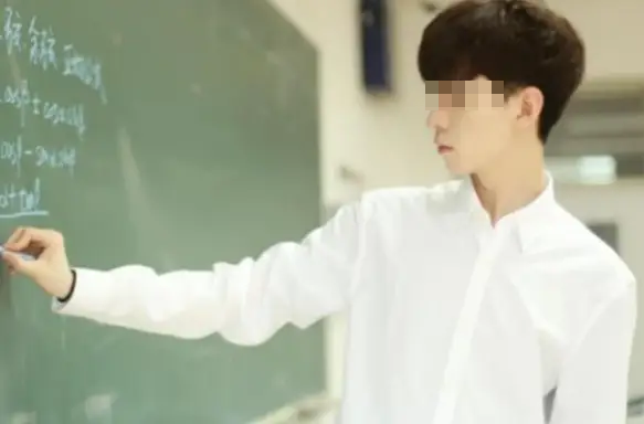 Nam giáo viên 30 tuổi phát hiện nhiễm HIV, cách anh bị lây nhiễm khiến ai cũng lạnh người- Ảnh 1. Nam giáo viên 30 tuổi phát hiện nhiễm HIV, cách anh bị lây nhiễm khiến ai cũng lạnh người- Ảnh 1.