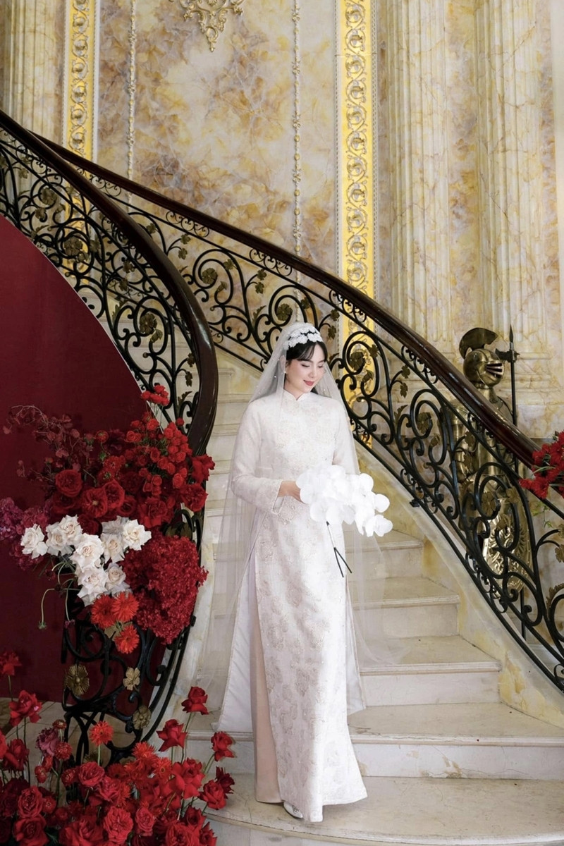 Sao Việt lấy chồng lần 2 giờ ở biệt thự xa hoa: Đẹp còn học hành giỏi giang, em trai cũng 