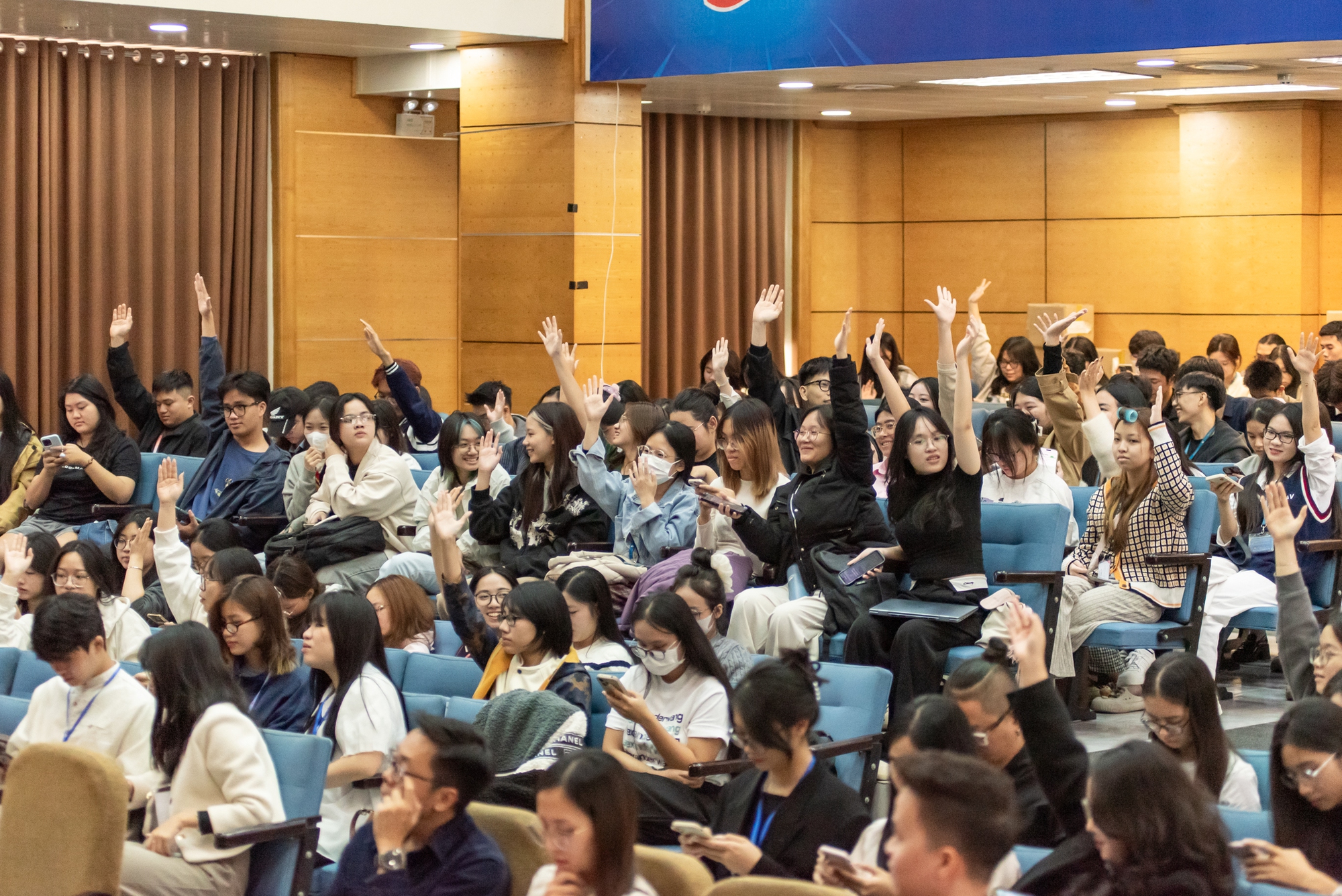 Green Voice: H&agrave;nh tr&igrave;nh giới trẻ Việt h&ugrave;ng biện bằng tiếng n&oacute;i xanh- Ảnh 2.