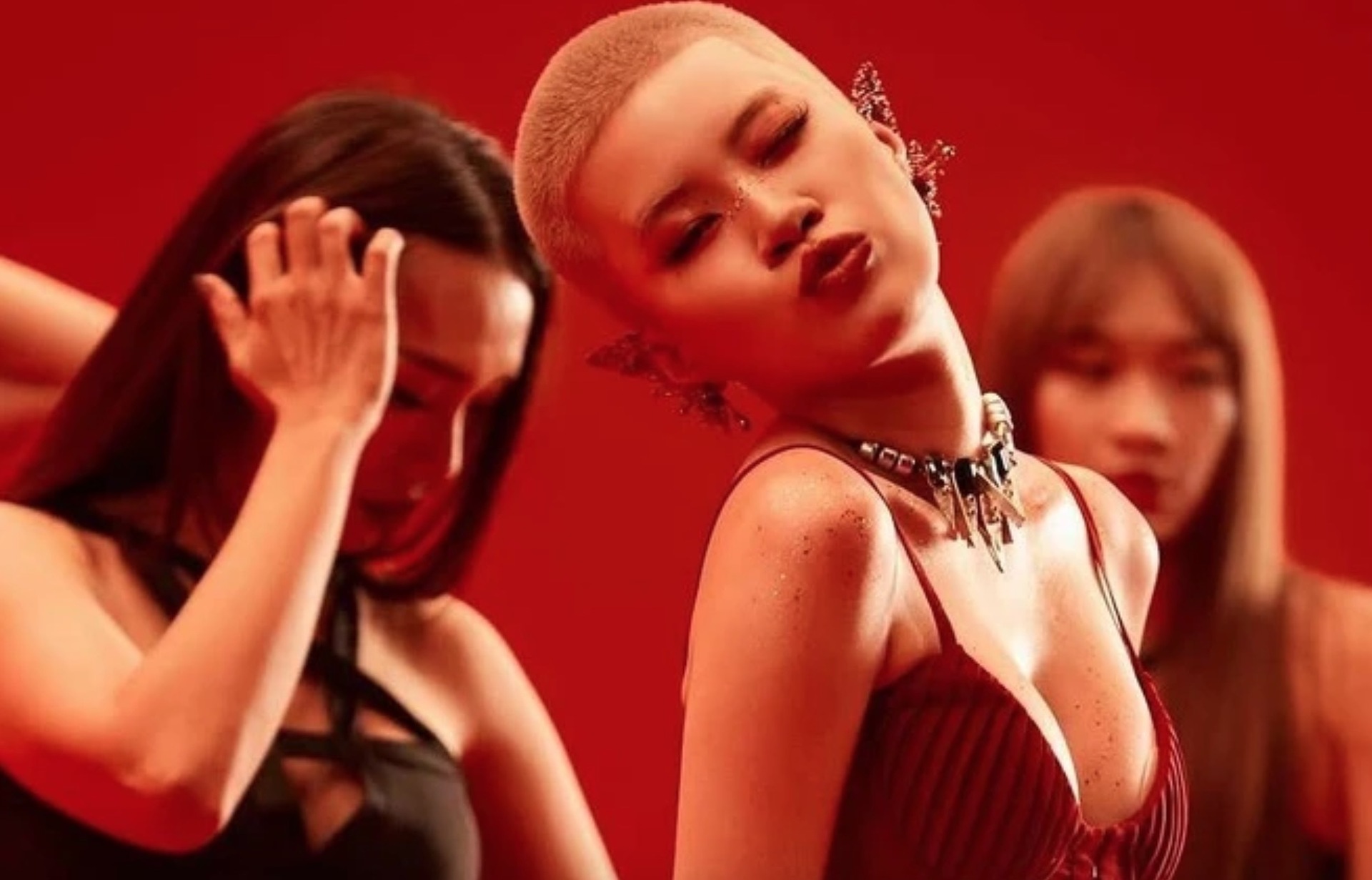 Khi âm nhạc trở thành "độc dược tinh thần"- Ảnh 2. Khi âm nhạc trở thành "độc dược tinh thần"- Ảnh 2.