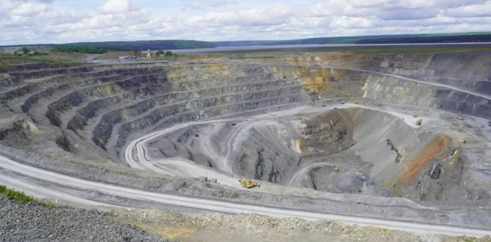 Khoan sâu 300 mét, phát hiện 20 triệu tấn 'vàng của thế kỷ 21' sau 4 năm khảo sát: Nền kinh tế 19 nghìn tỷ USD vốn phụ thuộc vào Trung Quốc lập tức ngỏ ý muốn khai thác- Ảnh 1. Khoan sâu 300 mét, phát hiện 20 triệu tấn 'vàng của thế kỷ 21' sau 4 năm khảo sát: Nền kinh tế 19 nghìn tỷ USD vốn phụ thuộc vào Trung Quốc lập tức ngỏ ý muốn khai thác- Ảnh 1.