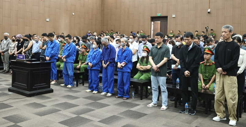 Điểm qua loạt giám đốc doanh nghiệp hầu tòa vì đánh bạc tại khách sạn Pullman- Ảnh 1. Điểm qua loạt giám đốc doanh nghiệp hầu tòa vì đánh bạc tại khách sạn Pullman- Ảnh 1.