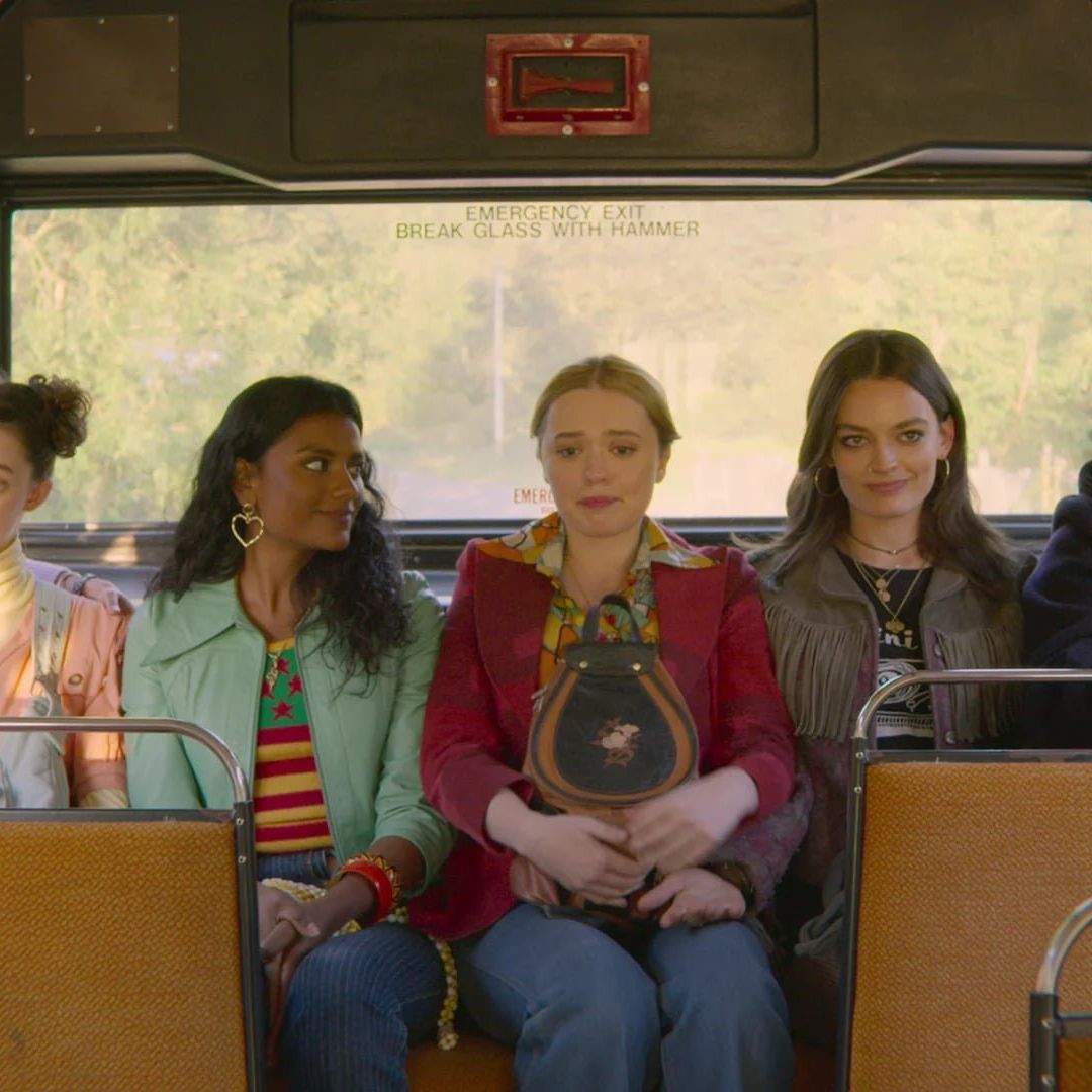 Xem phim Sex Education, tôi phải vứt bỏ bộ sưu tập tạp chí cũ của mình, suýt nữa tôi đã đẩy con mình vào vực sâu không đáy- Ảnh 1.