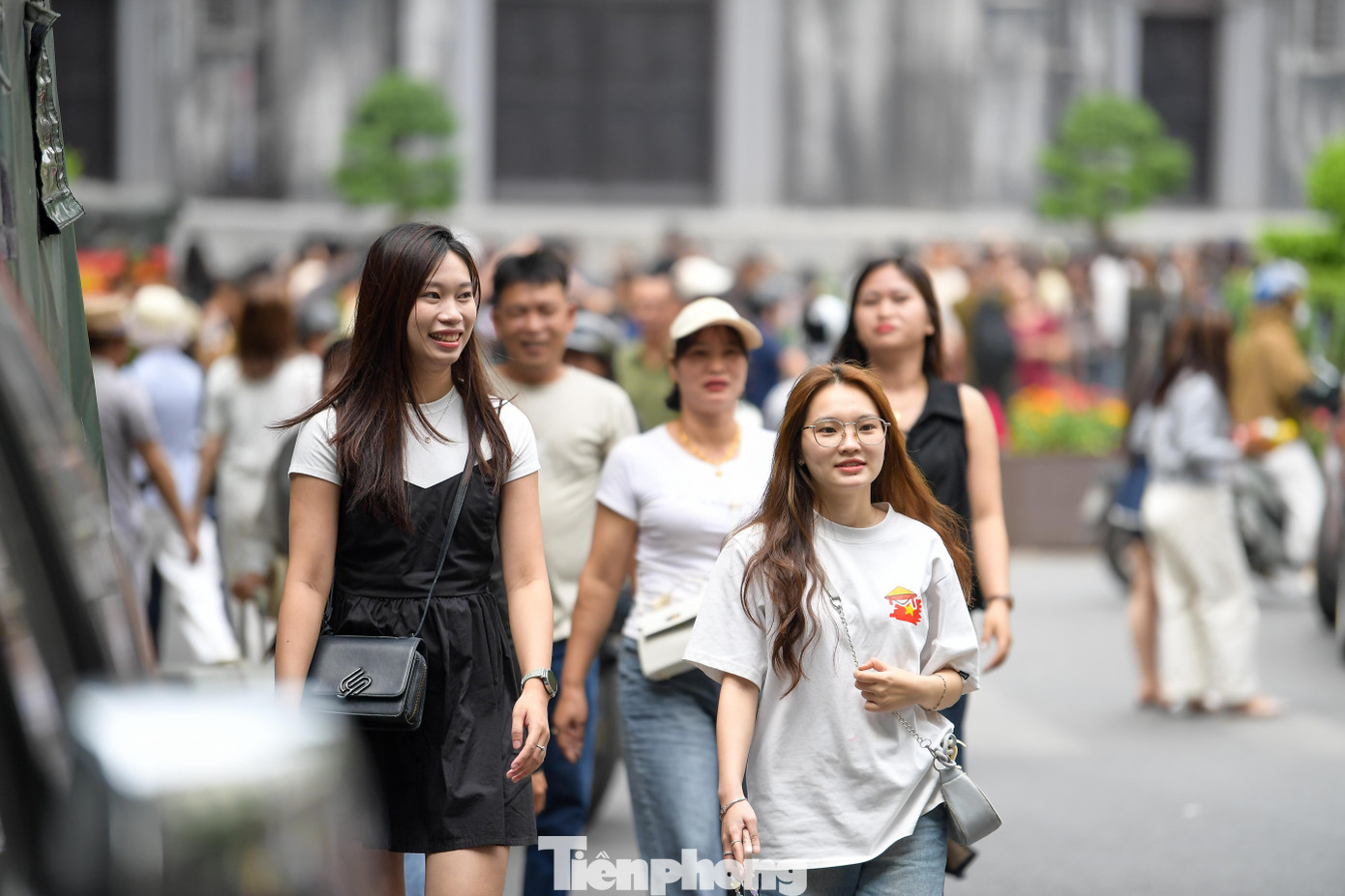 Hà Nội những ngày đẹp nhất năm: 'Mình cứ thấy như đang ở trong một bộ phim'- Ảnh 6. Hà Nội những ngày đẹp nhất năm: 'Mình cứ thấy như đang ở trong một bộ phim'- Ảnh 6.