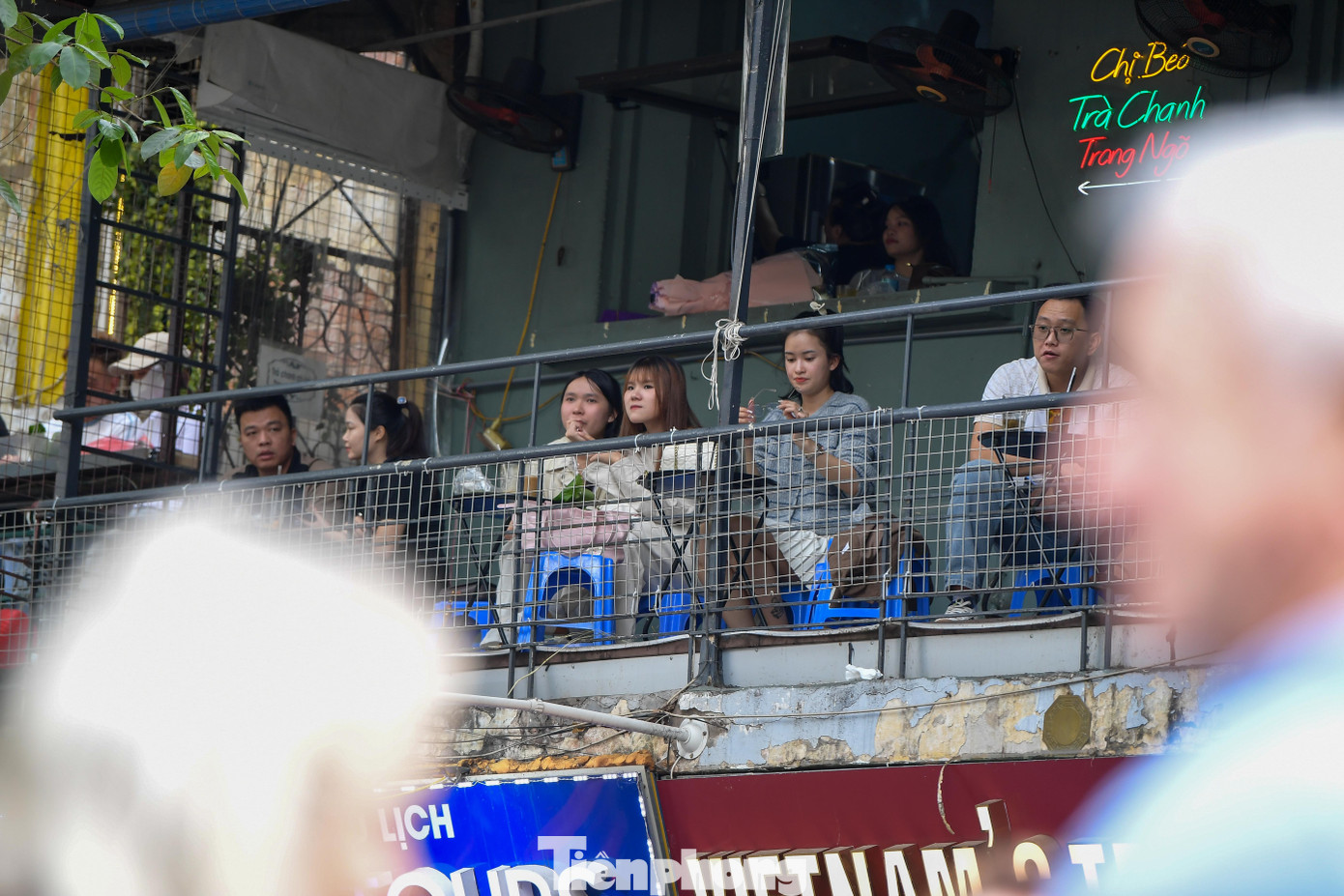 Hà Nội những ngày đẹp nhất năm: 'Mình cứ thấy như đang ở trong một bộ phim'- Ảnh 7. Hà Nội những ngày đẹp nhất năm: 'Mình cứ thấy như đang ở trong một bộ phim'- Ảnh 7.