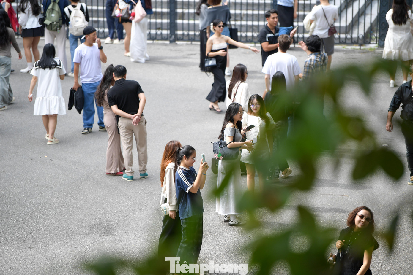 Hà Nội những ngày đẹp nhất năm: 'Mình cứ thấy như đang ở trong một bộ phim'- Ảnh 4. Hà Nội những ngày đẹp nhất năm: 'Mình cứ thấy như đang ở trong một bộ phim'- Ảnh 4.