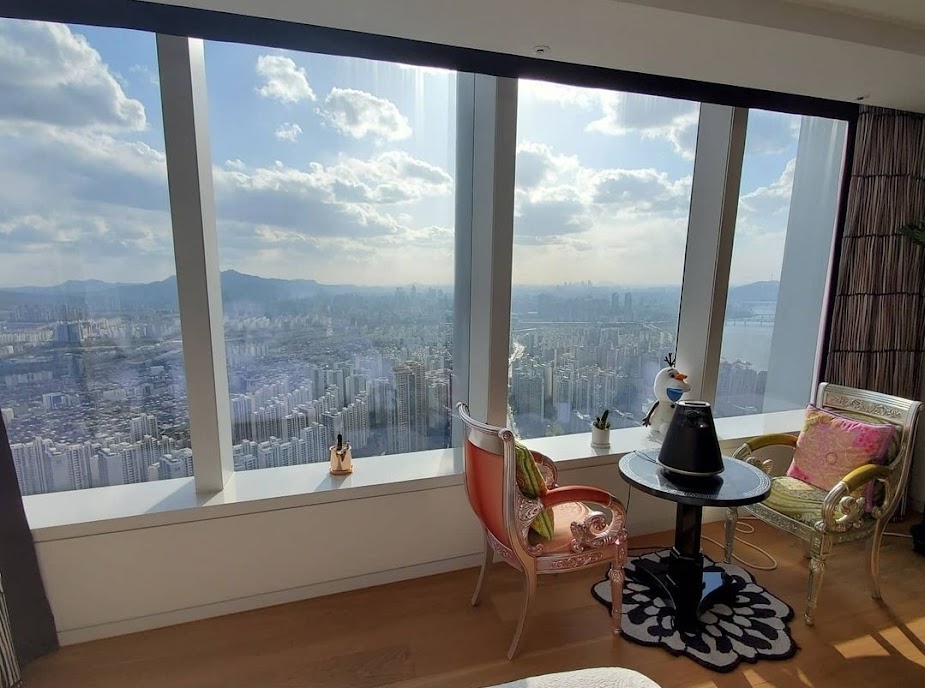 Hình ảnh gây sốc trong nhà riêng của ca sĩ J bị cấm sóng 10 năm- Ảnh 4. Hình ảnh gây sốc trong nhà riêng của ca sĩ J bị cấm sóng 10 năm- Ảnh 4.