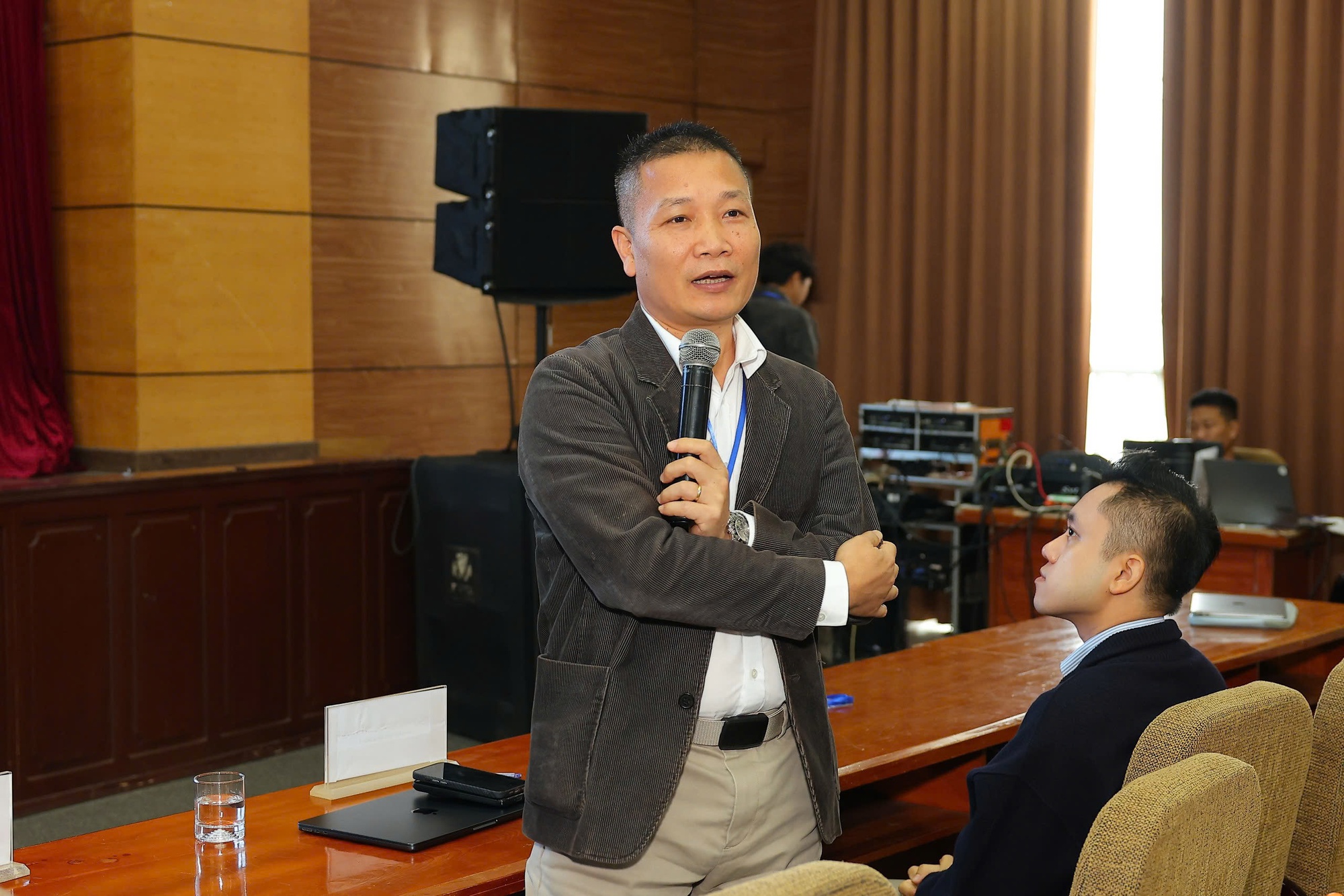 Chấm thi hùng biện Green Voices, giám khảo chia sẻ: Gen Z truyền tải sống xanh bằng ngôn ngữ 'bắt trend dễ viral'- Ảnh 4.