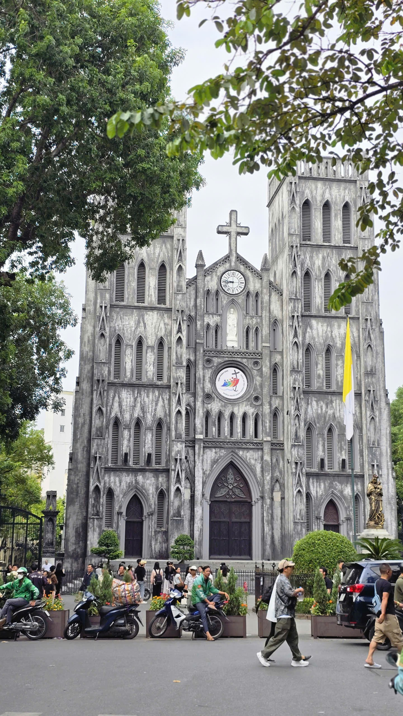 Hà Nội những ngày đẹp nhất năm: 'Mình cứ thấy như đang ở trong một bộ phim'- Ảnh 18. Hà Nội những ngày đẹp nhất năm: 'Mình cứ thấy như đang ở trong một bộ phim'- Ảnh 18.