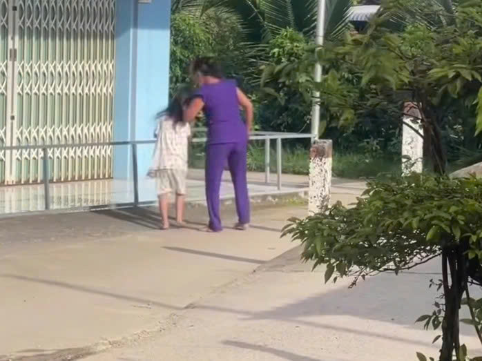 Vụ bé gái 6 tuổi bị bạo hành ở An Giang: Uẩn khúc 15 triệu đồng và người cha "biến mất"?- Ảnh 1. img