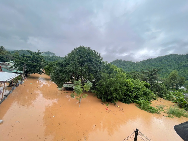 Tối nay, lũ trên sông Thu Bồn tại Hội An có thể vượt mốc lũ lịch sử năm 1964- Ảnh 3. Tối nay, lũ trên sông Thu Bồn tại Hội An có thể vượt mốc lũ lịch sử năm 1964- Ảnh 3.