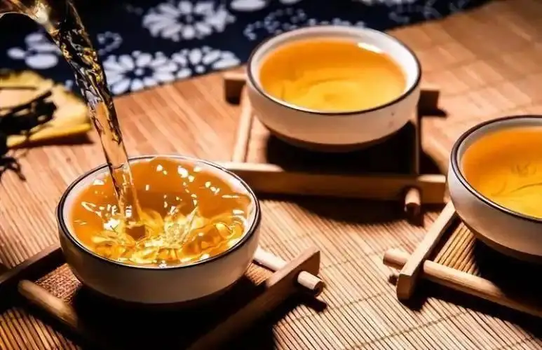 Ngày càng nhiều người chết vì bệnh thận, bác sĩ chỉ đích danh 4 thói quen "phá thận" hơn uống rượu- Ảnh 1.