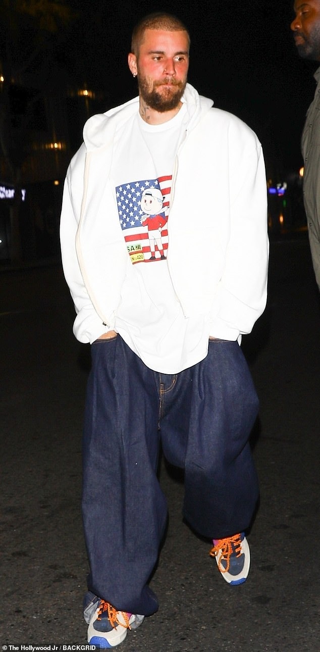 Justin Bieber lộ diện rầu rĩ sau 