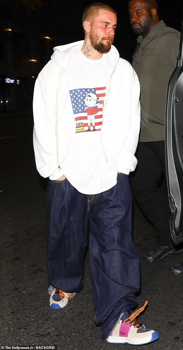 Justin Bieber lộ diện rầu rĩ sau 