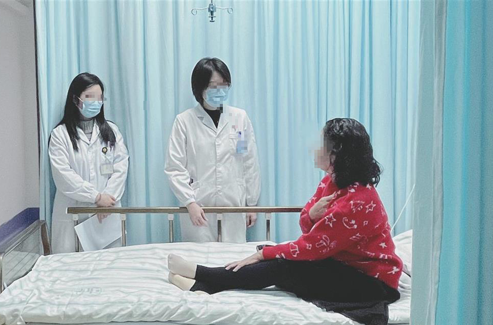 Người phụ nữ cùng lúc mắc 2 bệnh ung thư vì mê loại thịt vừa ngon lại tiện, được nhiều người trẻ "chuộng"- Ảnh 1.