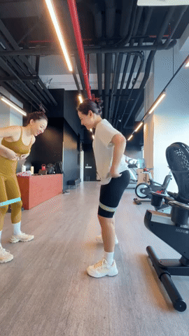 Tóc Tiên nâng tạ cật lực trong phòng gym, khoe eo thon dáng đẹp giữa tin đồn hôn nhân- Ảnh 5.