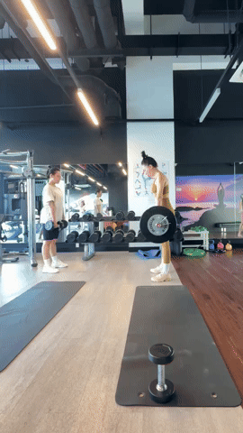 Tóc Tiên nâng tạ cật lực trong phòng gym, khoe eo thon dáng đẹp giữa tin đồn hôn nhân- Ảnh 3.
