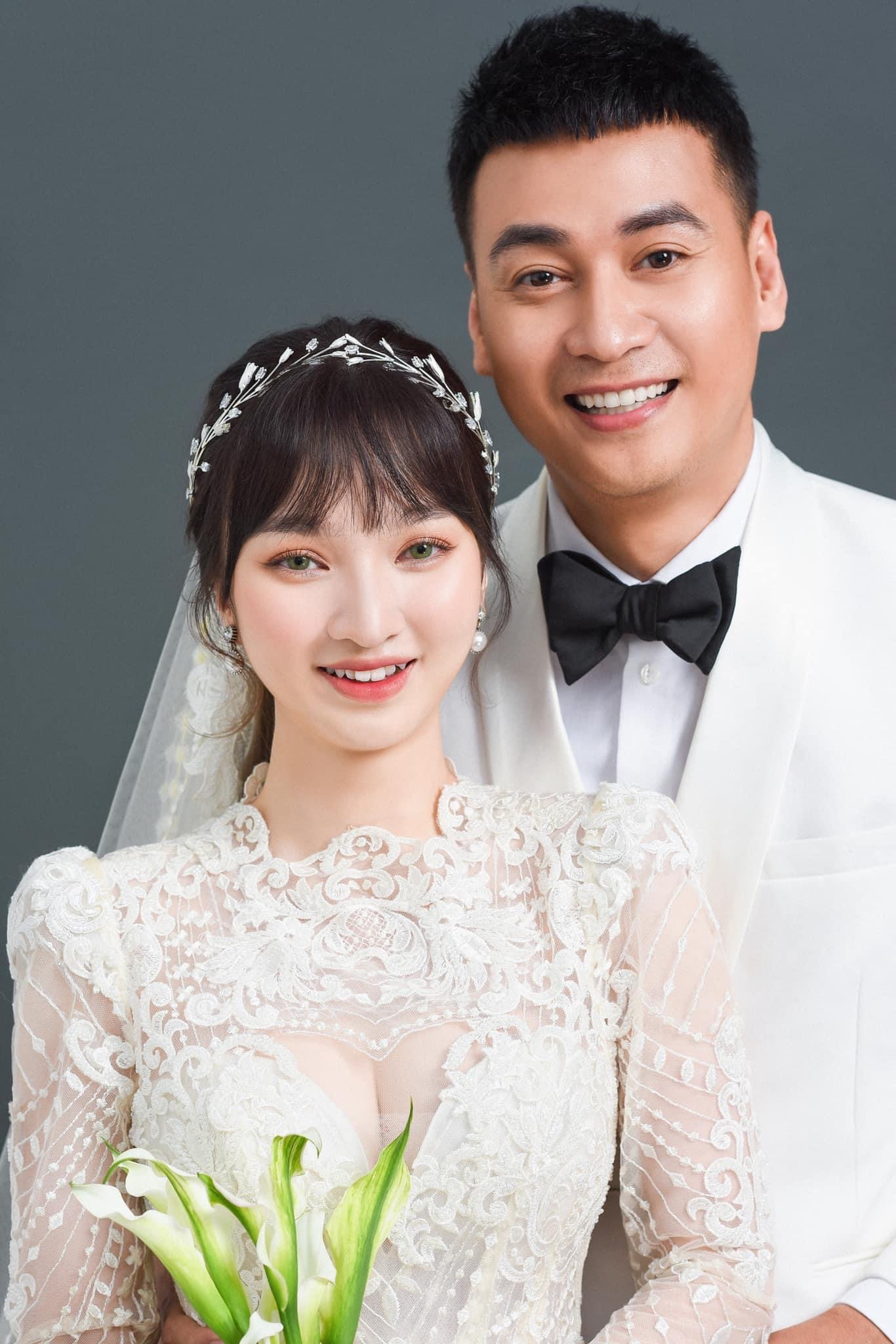 "Trai nhảy Vbiz" lấy vợ kém 17 tuổi: Vừa tốt nghiệp cấp 3 đã cưới gấp, visual U40 khó tin- Ảnh 4.