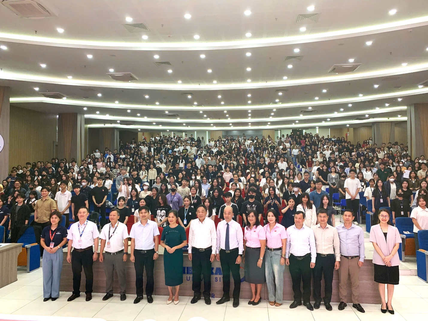 Sinh viên Phenikaa cởi mở 