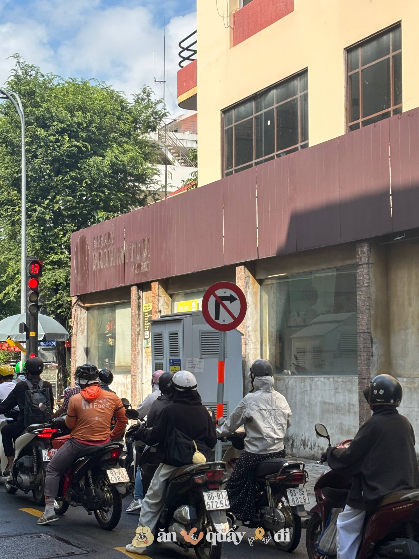 Người dân TP.HCM hụt hẫng khi tiệm bánh của 1 bác sĩ dừng bán vĩnh viễn sau 21 năm- Ảnh 5.