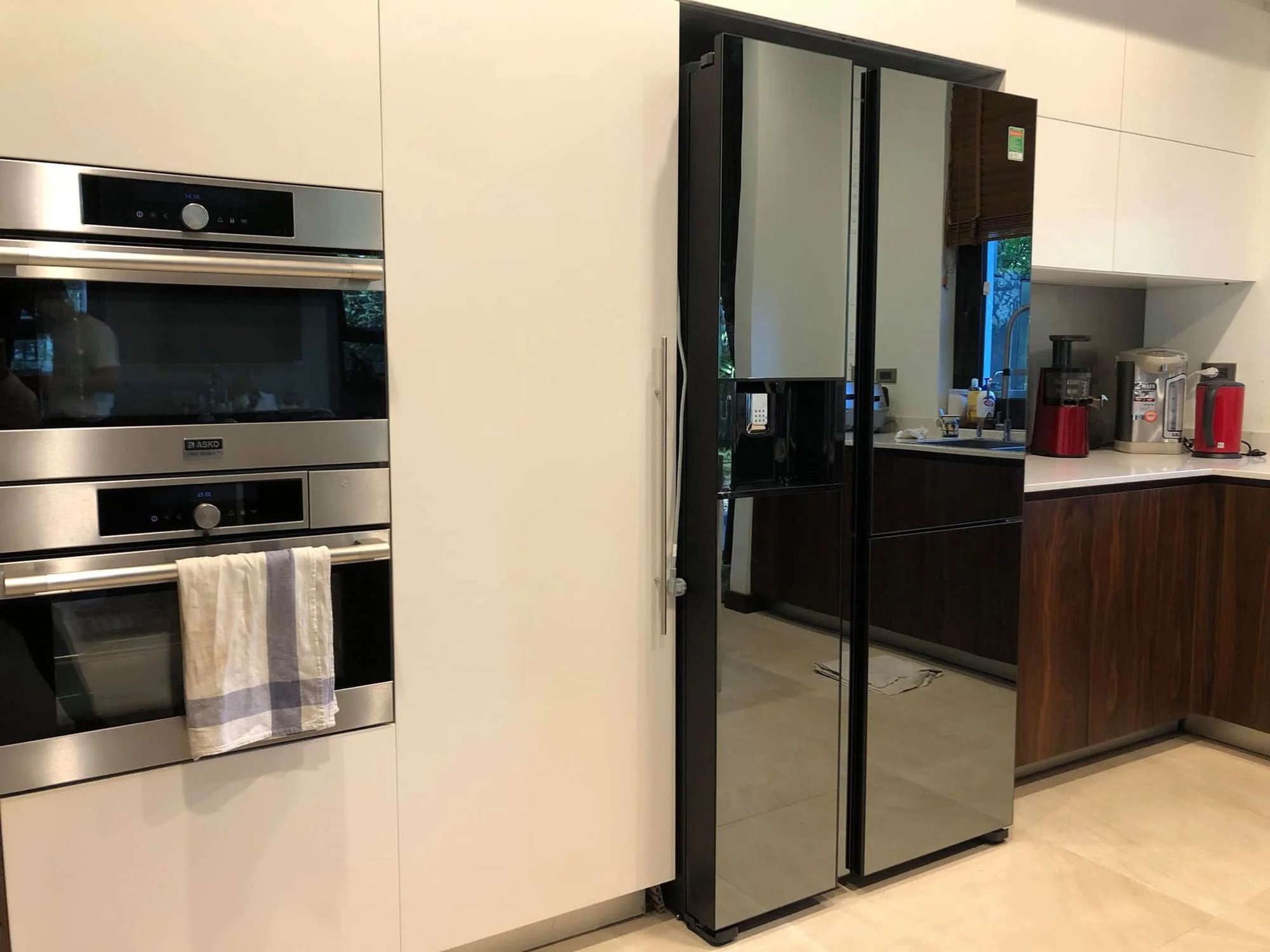 Top 3 tủ lạnh đáng mua nhất 2025: Nâng tầm căn bếp, giá đáng từng đồng và siêu tiết kiệm điện- Ảnh 5. Top 3 tủ lạnh đáng mua nhất 2025: Nâng tầm căn bếp, giá đáng từng đồng và siêu tiết kiệm điện- Ảnh 5.