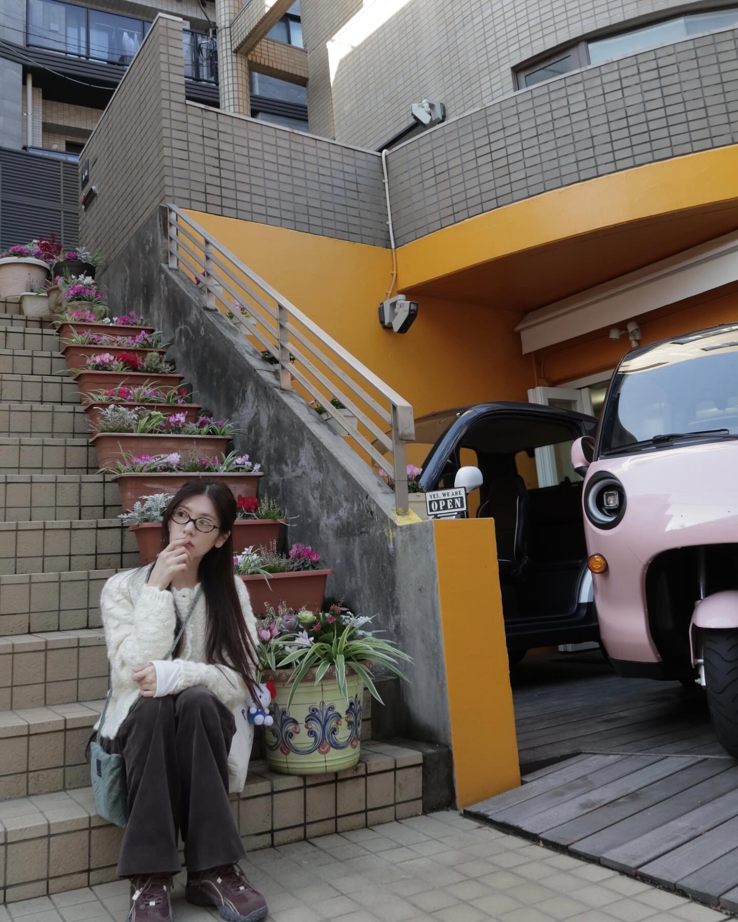 Nữ chính phim ngôn tình Hàn Quốc đang hot: Nhìn gu thời trang mà không ai nghĩ đã gần 40 tuổi- Ảnh 8. Nữ chính phim ngôn tình Hàn Quốc đang hot: Nhìn gu thời trang mà không ai nghĩ đã gần 40 tuổi- Ảnh 8.