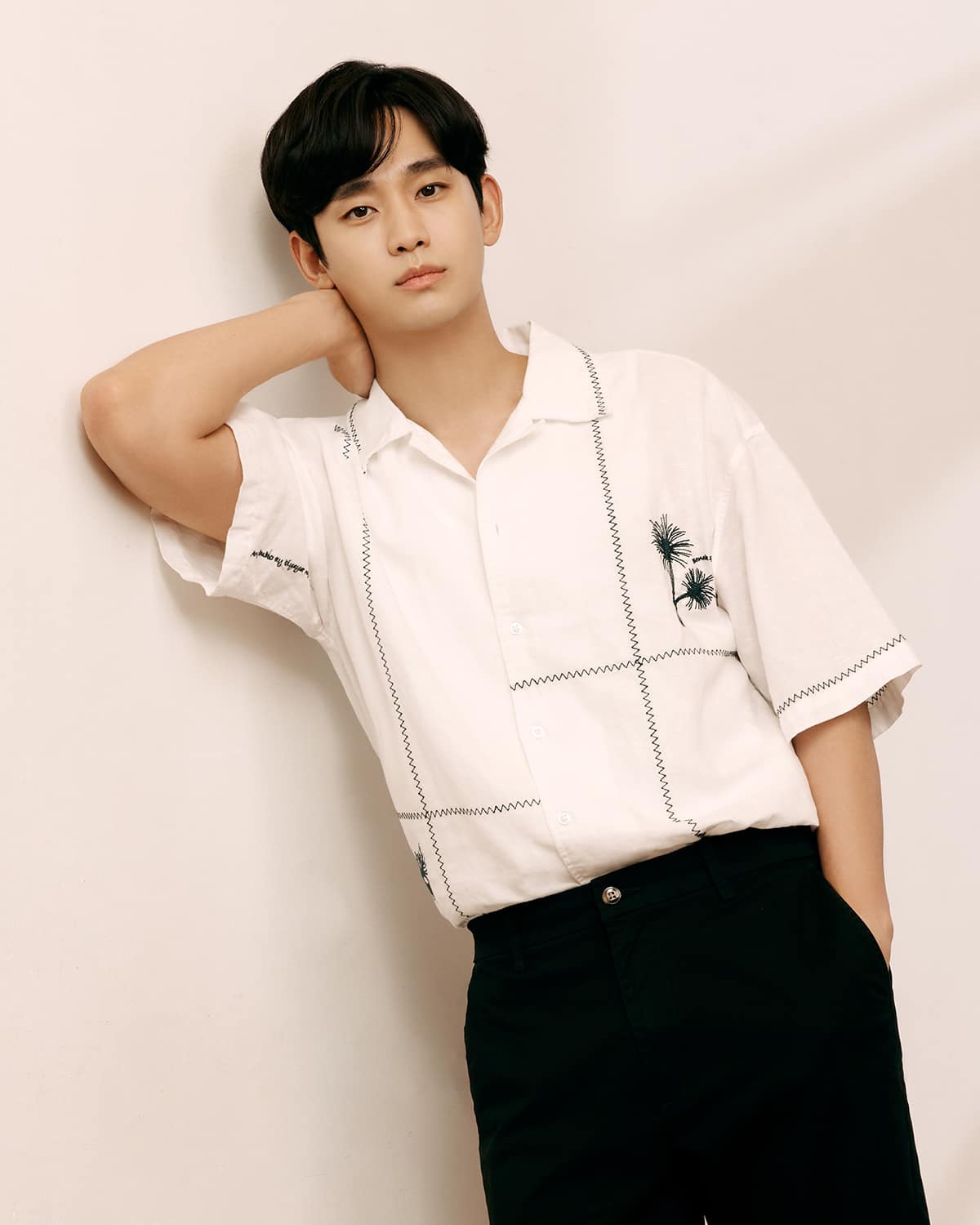 Động thái khác thường của Kim Soo Hyun khiến 120 triệu người dậy sóng- Ảnh 2.