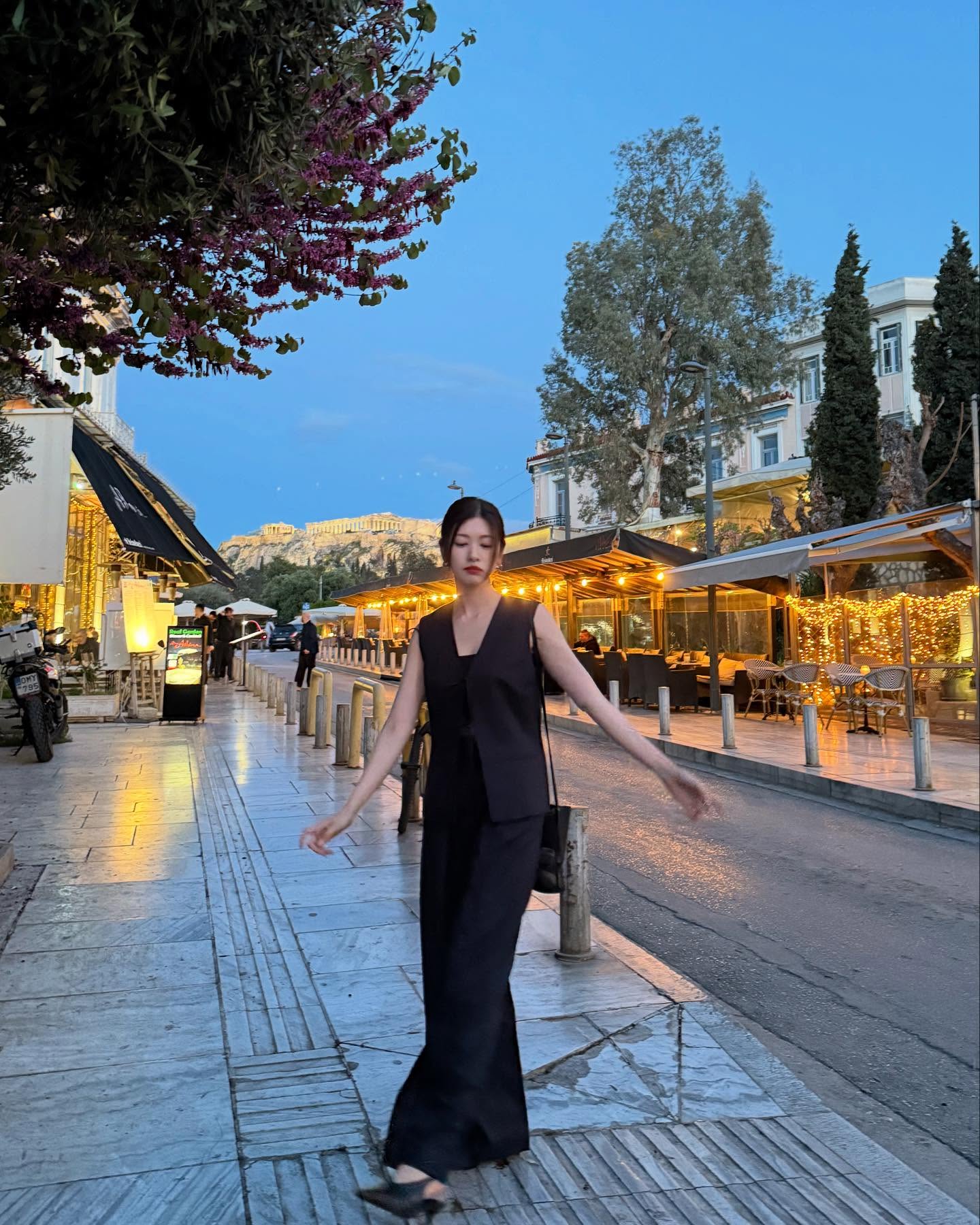 Nữ chính phim ngôn tình Hàn Quốc đang hot: Nhìn gu thời trang mà không ai nghĩ đã gần 40 tuổi- Ảnh 6. Nữ chính phim ngôn tình Hàn Quốc đang hot: Nhìn gu thời trang mà không ai nghĩ đã gần 40 tuổi- Ảnh 6.