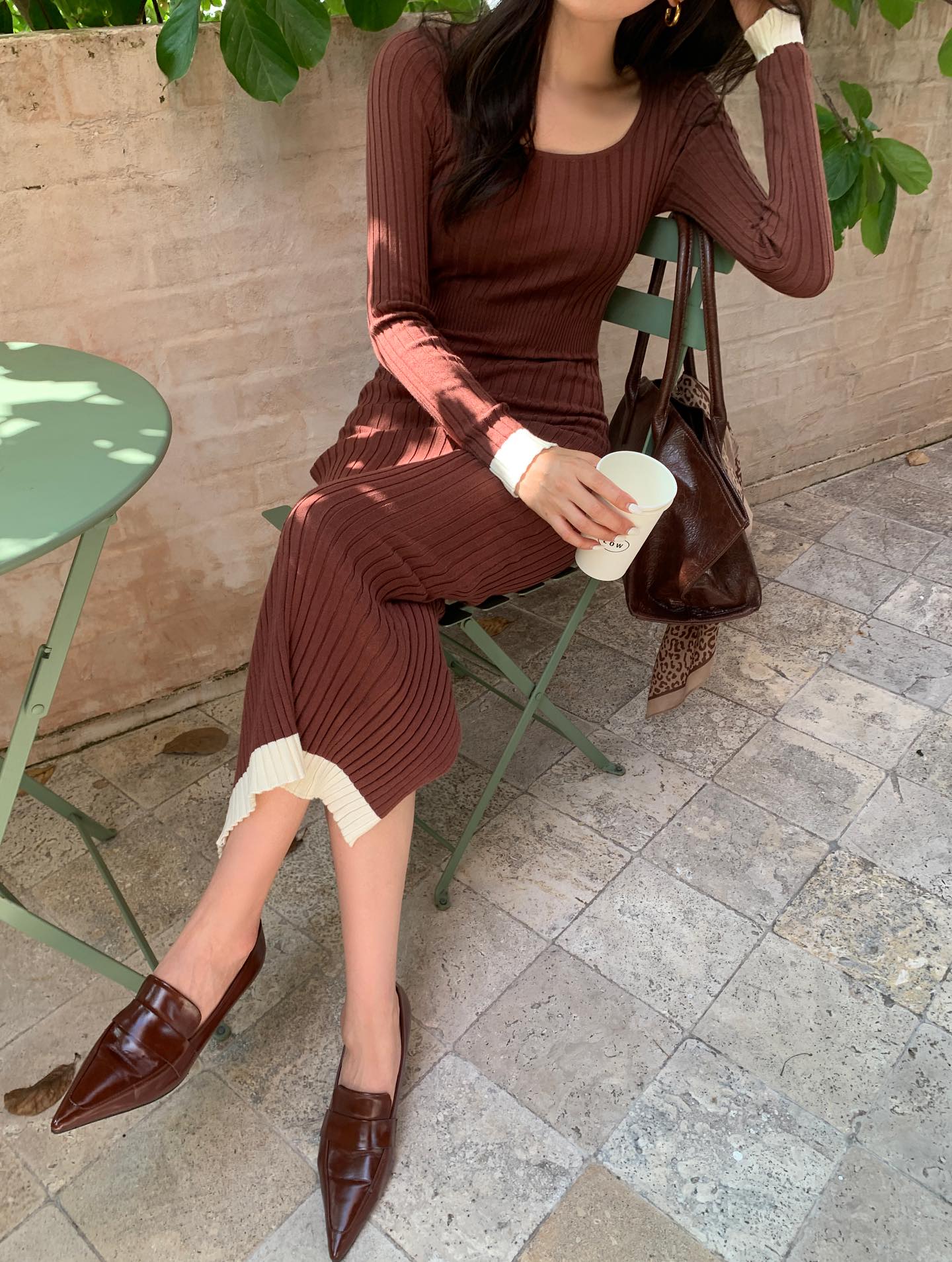 Không cần trang sức vàng, 4 món phụ kiện sau đây là đủ để set váy sang hơn gấp bội- Ảnh 5. Không cần trang sức vàng, 4 món phụ kiện sau đây là đủ để set váy sang hơn gấp bội- Ảnh 5.