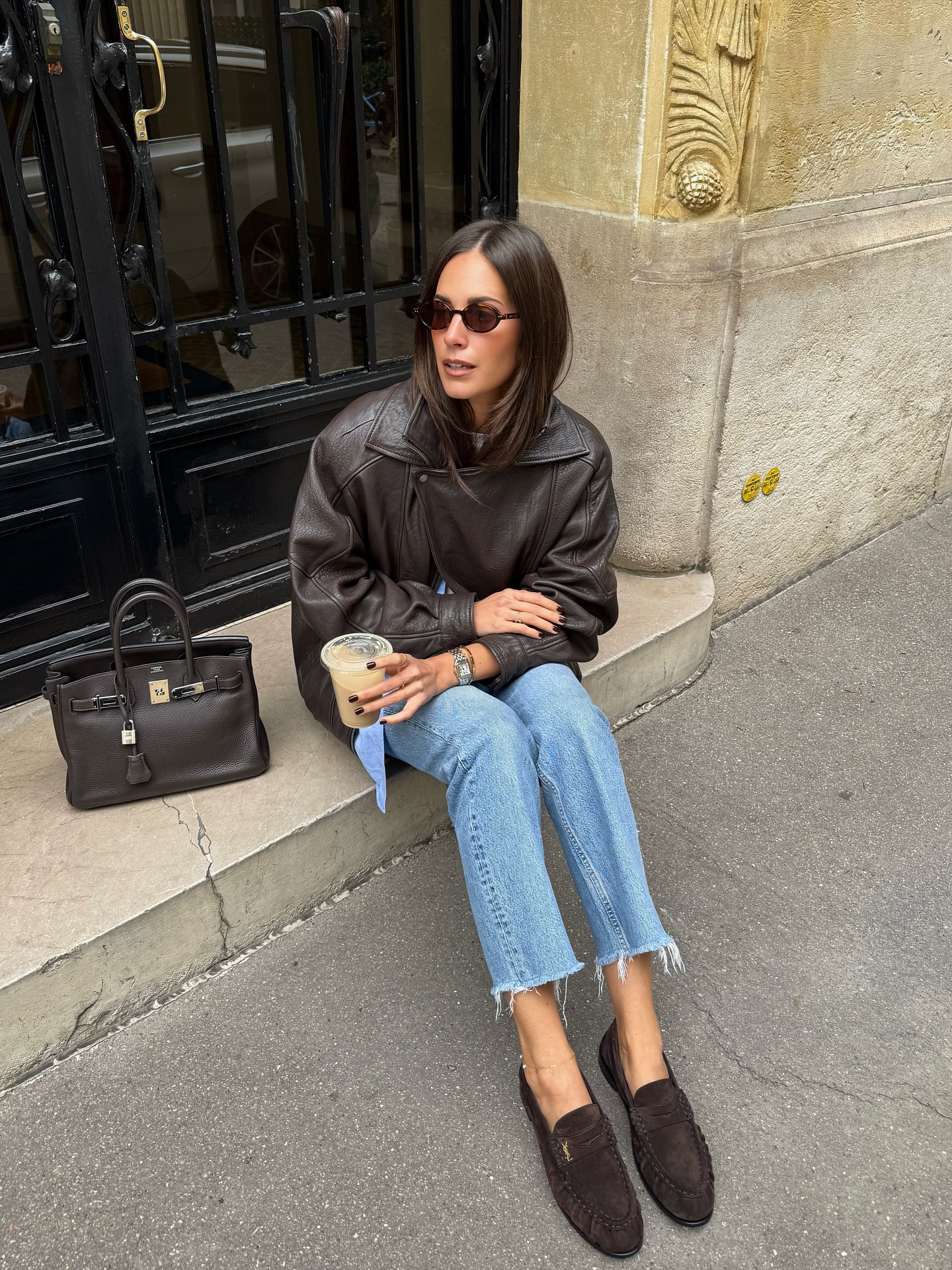 Mẫu giày trẻ như sneaker trắng nhưng thanh lịch hơn, tuổi ngoài 40 càng nên có- Ảnh 10. Mẫu giày trẻ như sneaker trắng nhưng thanh lịch hơn, tuổi ngoài 40 càng nên có- Ảnh 10.