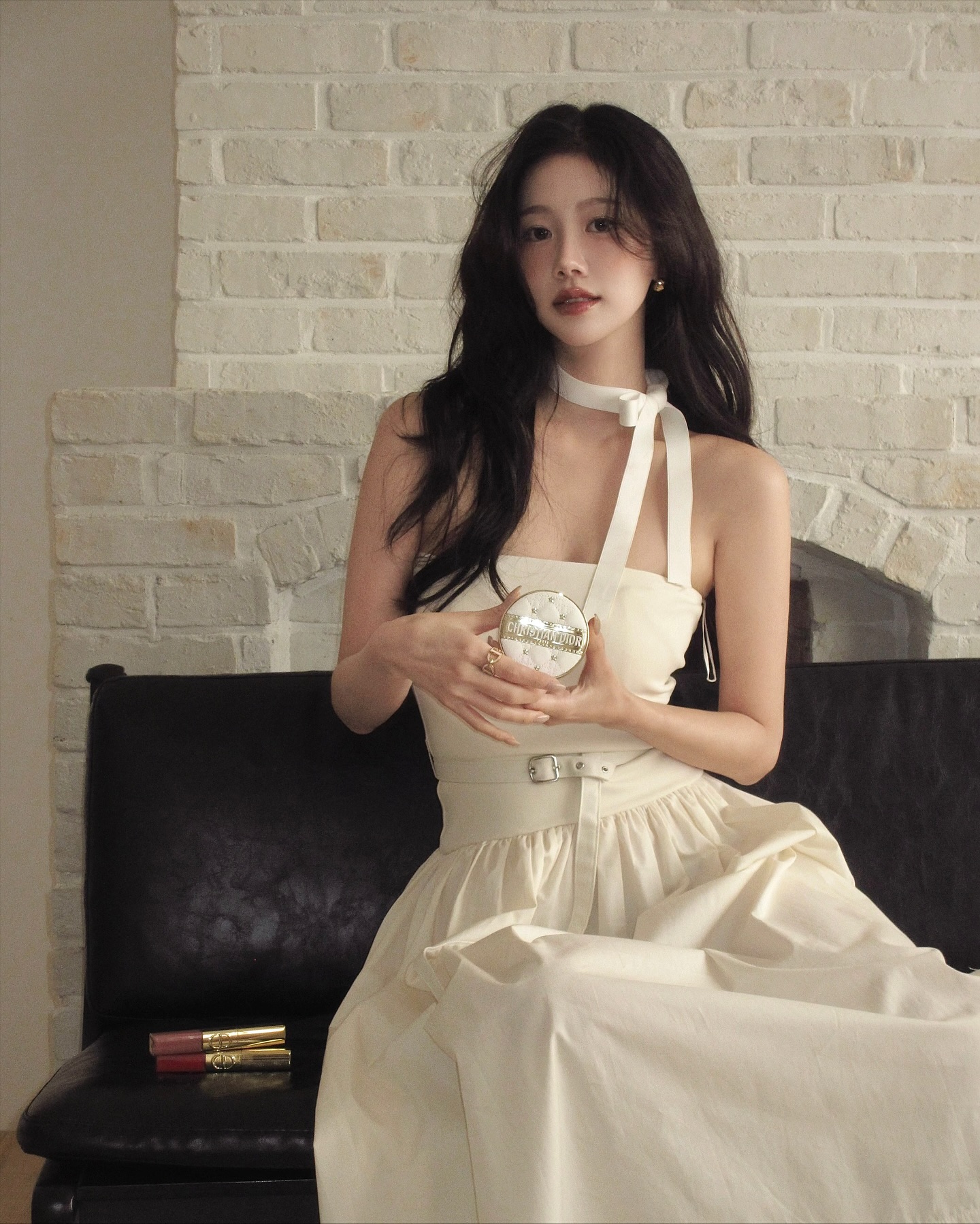 Không cần trang sức vàng, 4 món phụ kiện sau đây là đủ để set váy sang hơn gấp bội- Ảnh 2. Không cần trang sức vàng, 4 món phụ kiện sau đây là đủ để set váy sang hơn gấp bội- Ảnh 2.