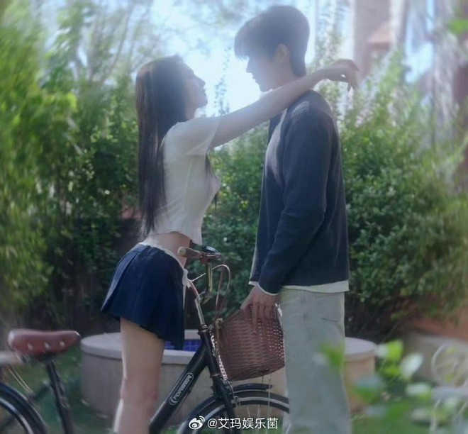 Vòng eo như "không có ruột" của mỹ nhân cổ trang đẹp nhất Trung Quốc- Ảnh 3. Vòng eo như "không có ruột" của mỹ nhân cổ trang đẹp nhất Trung Quốc- Ảnh 3.