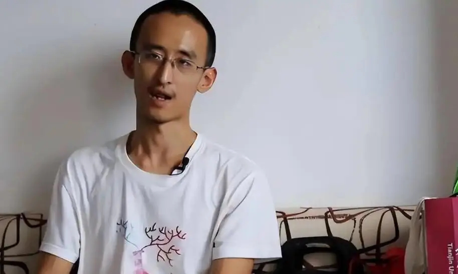 Thần đồng 10 tuổi vào đại học, 16 tuổi học tiến sĩ và cuộc sống 20 năm sau khiến ai cũng sững sờ- Ảnh 1. Thần đồng 10 tuổi vào đại học, 16 tuổi học tiến sĩ và cuộc sống 20 năm sau khiến ai cũng sững sờ- Ảnh 1.