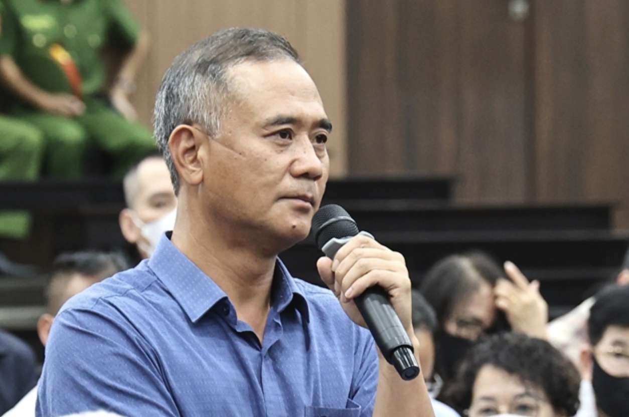 Cựu bí thư Thành ủy TP Hoà Bình cũ khai gì về việc "nướng" hơn 4,2 triệu USD vào sới bạc?- Ảnh 1. Cựu bí thư Thành ủy TP Hoà Bình cũ khai gì về việc "nướng" hơn 4,2 triệu USD vào sới bạc?- Ảnh 1.