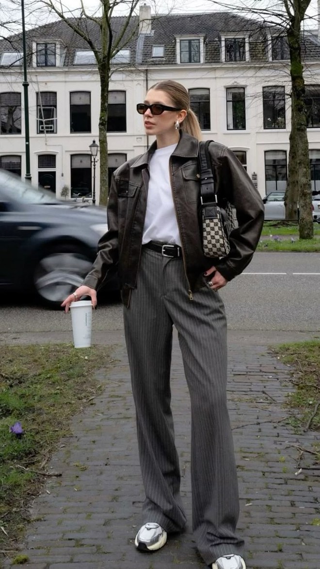 3 kiểu áo khoác dễ mặc đẹp lại tôn khí chất, nàng trên 35 nhất định phải có- Ảnh 6. 3 kiểu áo khoác dễ mặc đẹp lại tôn khí chất, nàng trên 35 nhất định phải có- Ảnh 6.